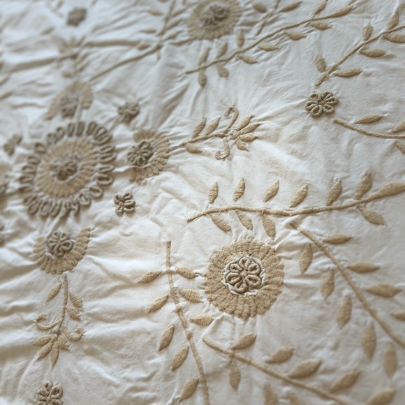 Pottery Barn Floral Embroidered Duvet Cover - Picture 8 of 9